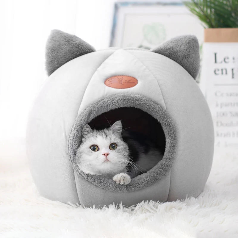 Cozy Winter Cat Bed