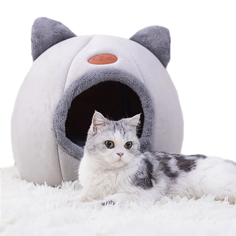 Cozy Winter Cat Bed